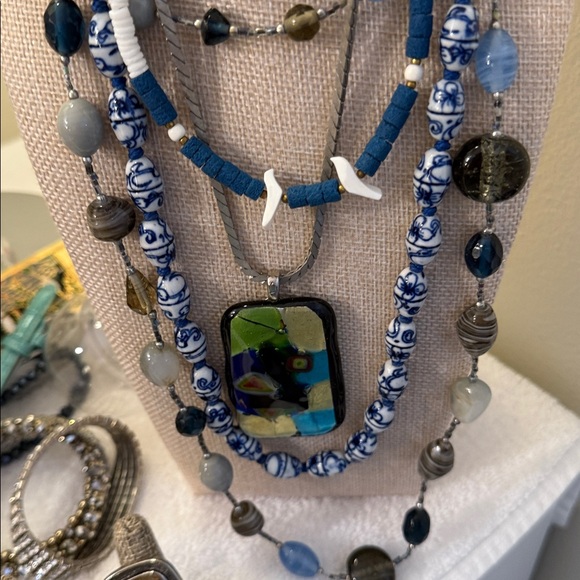 Come dig with me.  Unlisted gorgeousness in every price range. - Picture 13 of 16